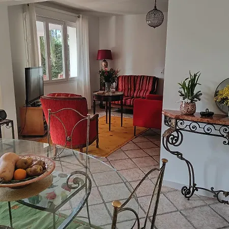 Comme Chez Vous * Saint-Raphael (Var)